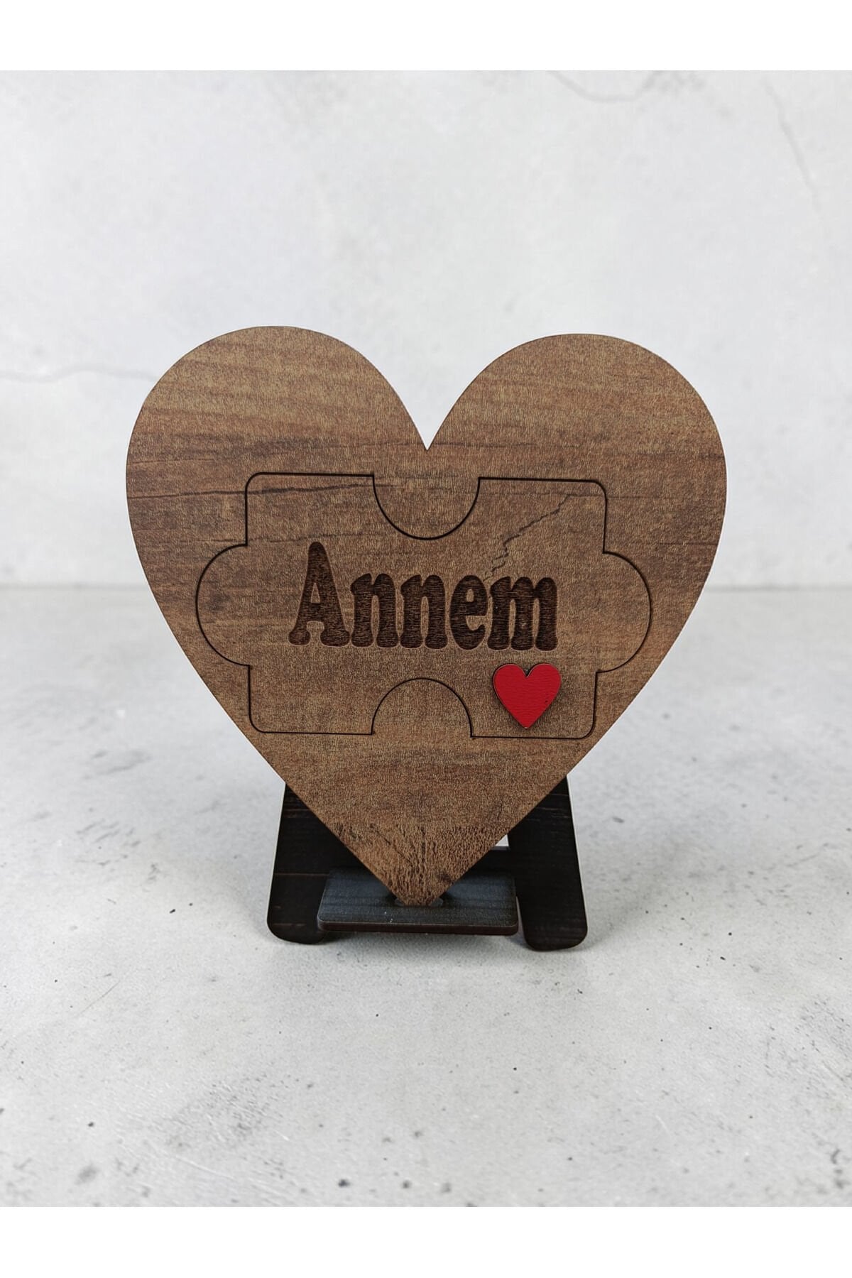 Kişiye Özel Ahşap Puzzle Kalp Masa Dekoru – Annem Yazılı, Anlamlı Hediye – 20 cm