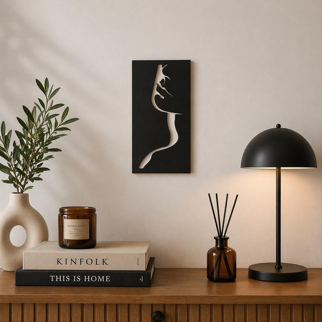 Minimal Siluet Kadın Duvar Dekoru – Modern Ahşap Tasarım